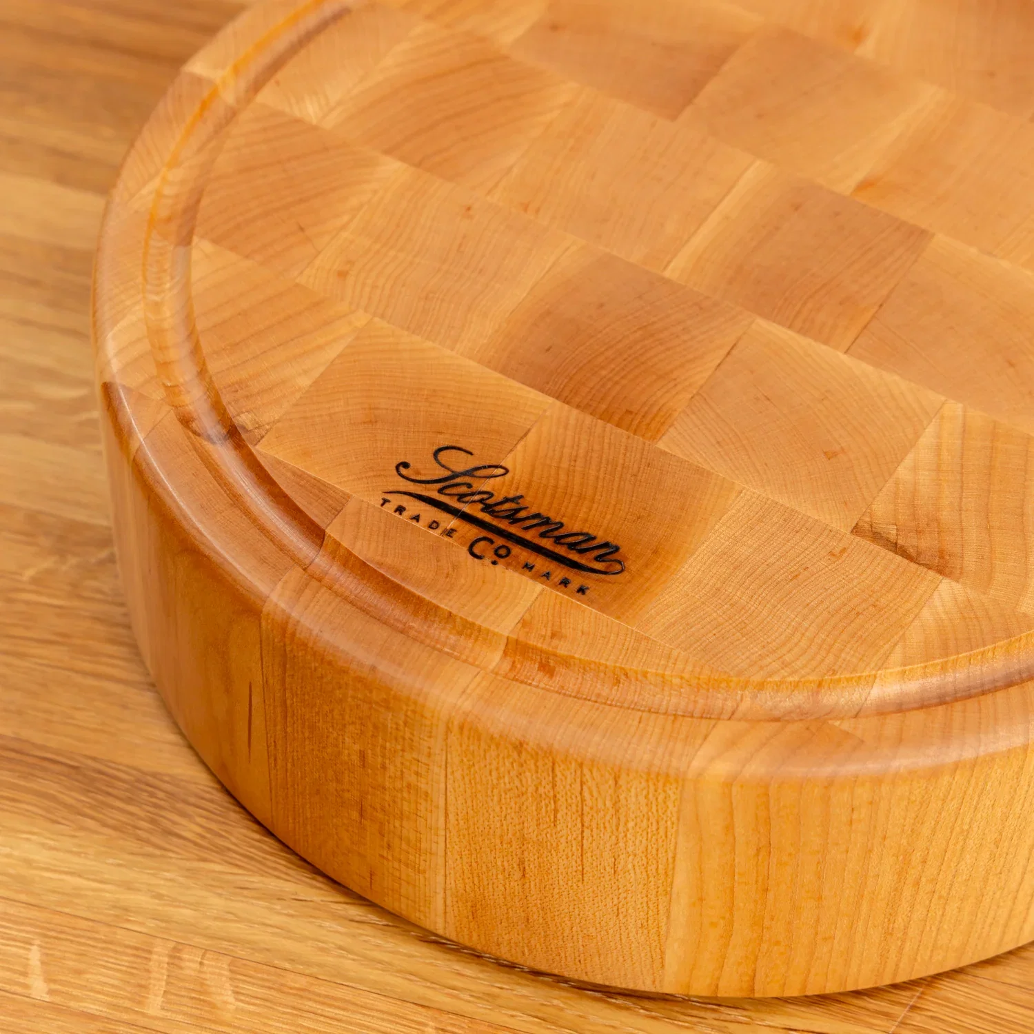 Maple End Grain Round Butcher Block with Juice Groove - Image 8
