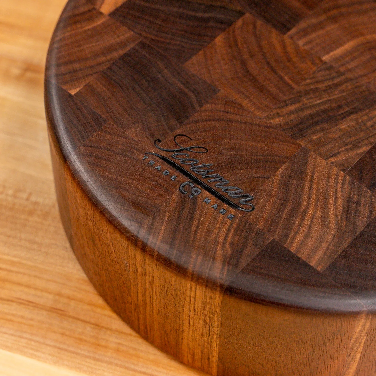 Walnut End Grain Round Butcher Block - Image 5