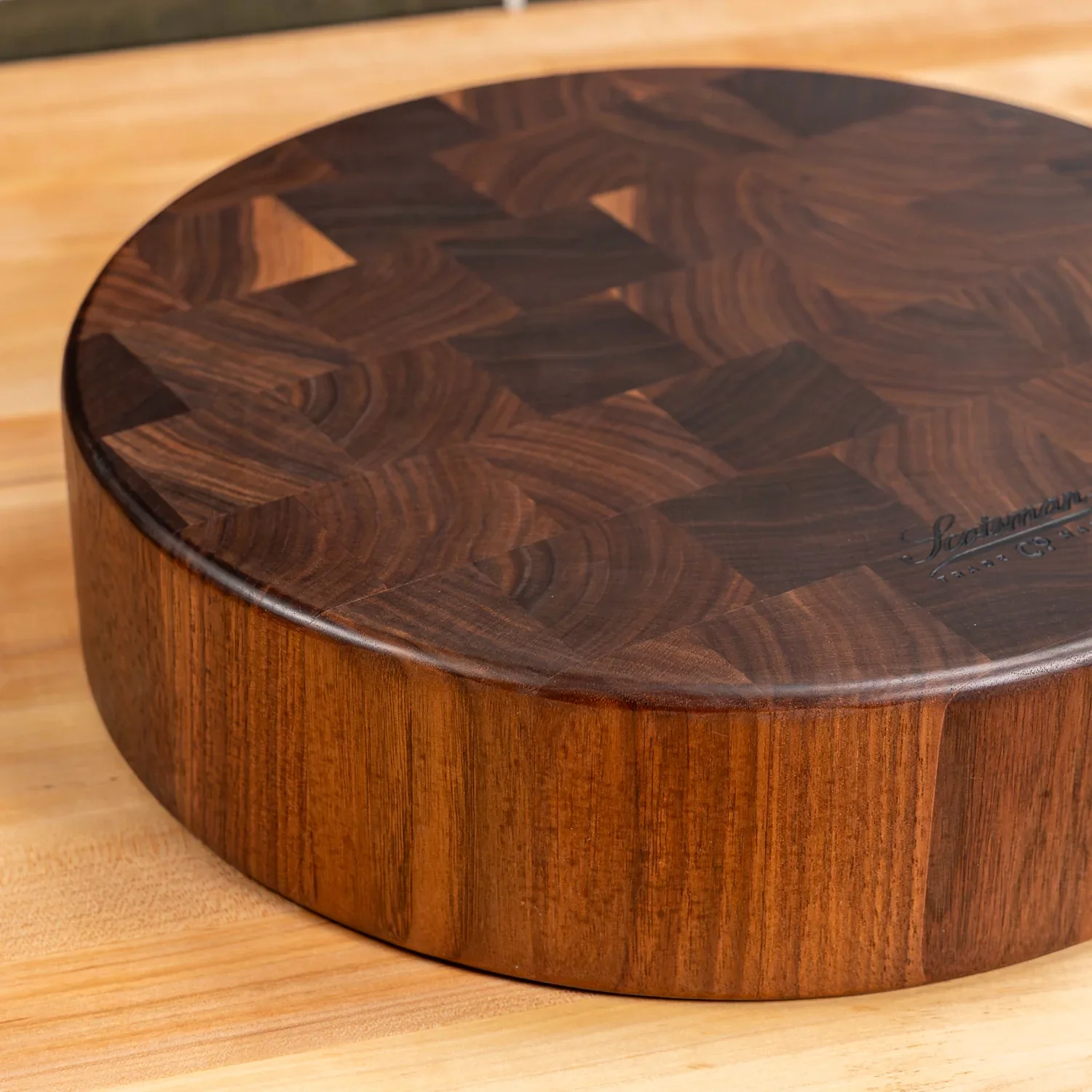 Walnut End Grain Round Butcher Block - Image 7