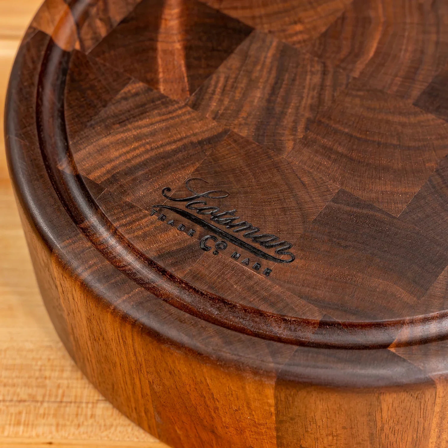 Walnut End Grain Round Butcher Block with Juice Groove - Image 4
