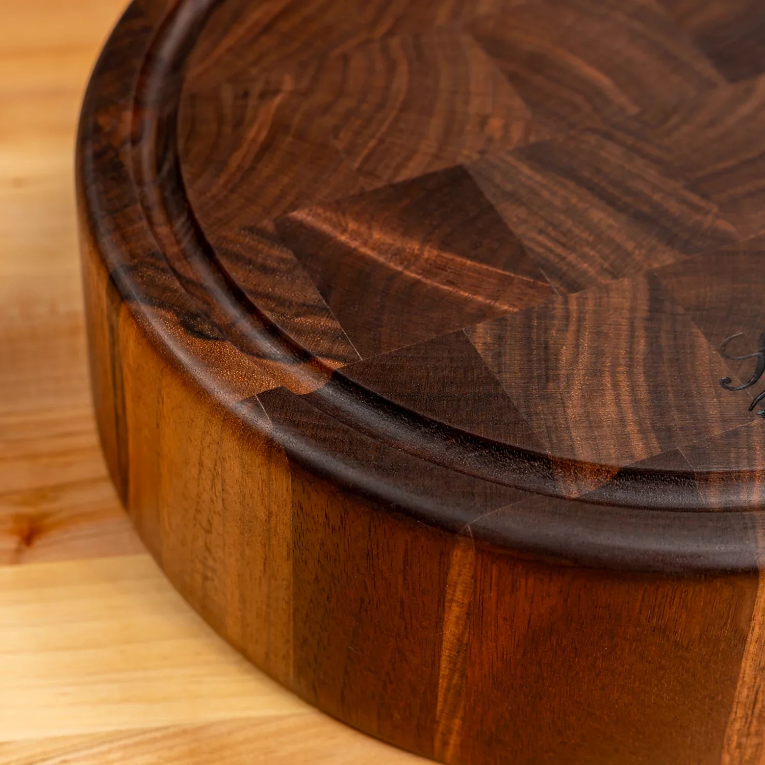 Walnut End Grain Round Butcher Block with Juice Groove - Image 5